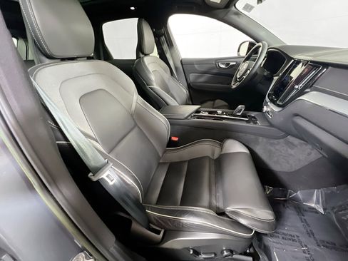 Used 2022 Volvo XC60 B5 R-Design w/ Advanced Package image 28