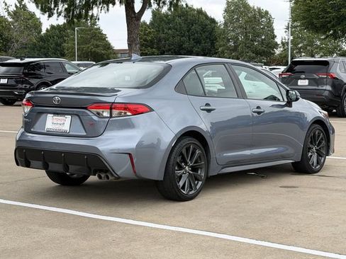 Used 2025 Toyota Corolla SE FWD image 4