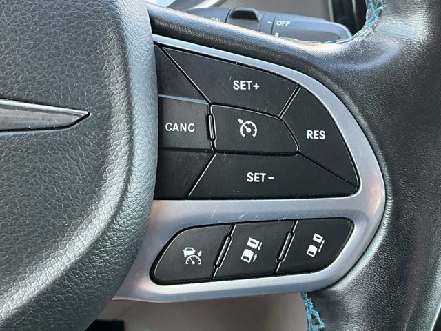 Used 2021 Chrysler Pacifica Touring-L FWD image 30