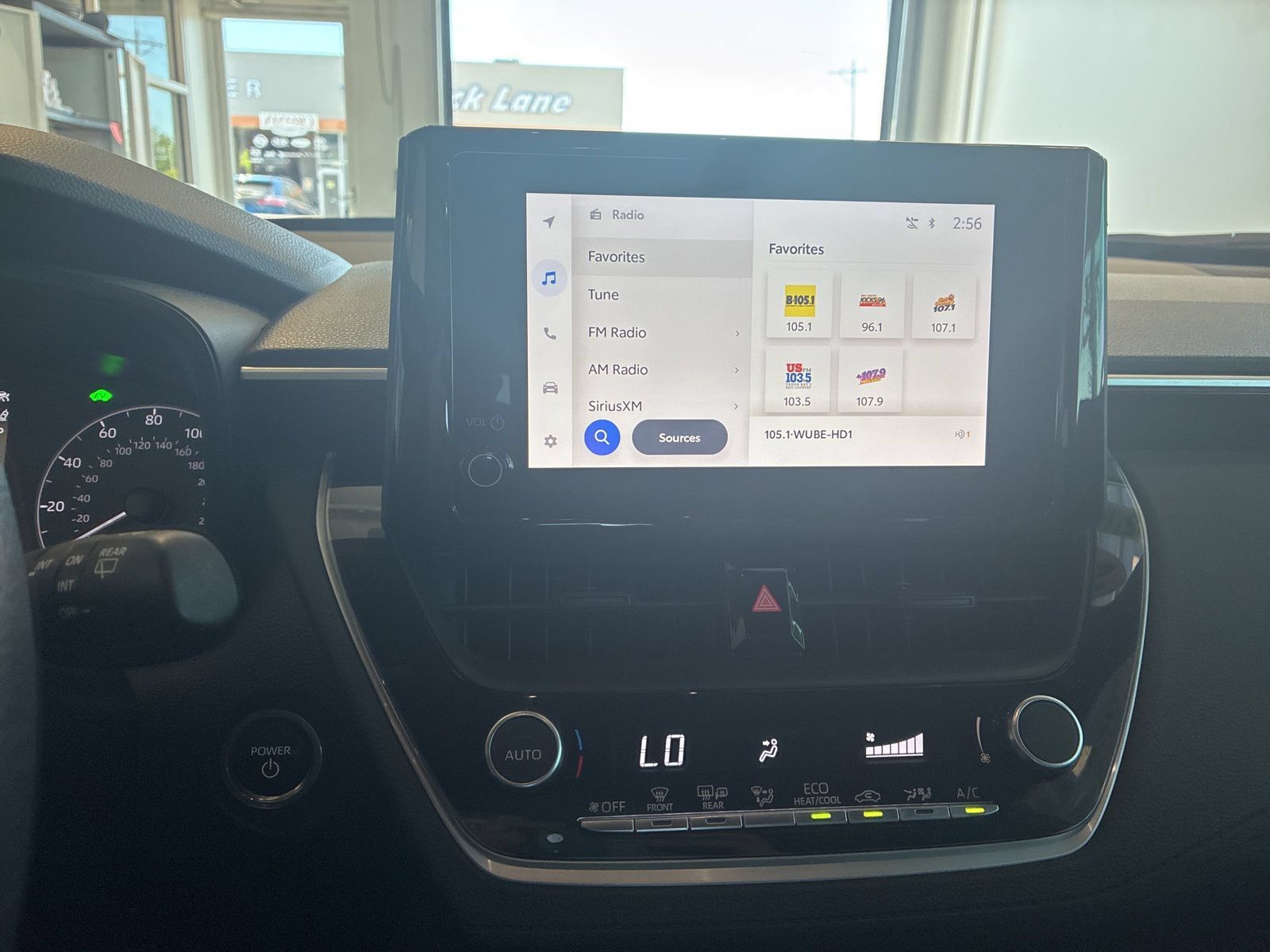 Used 2023 Toyota Corolla Cross AWD Hybrid w/ Moonroof Package image 23