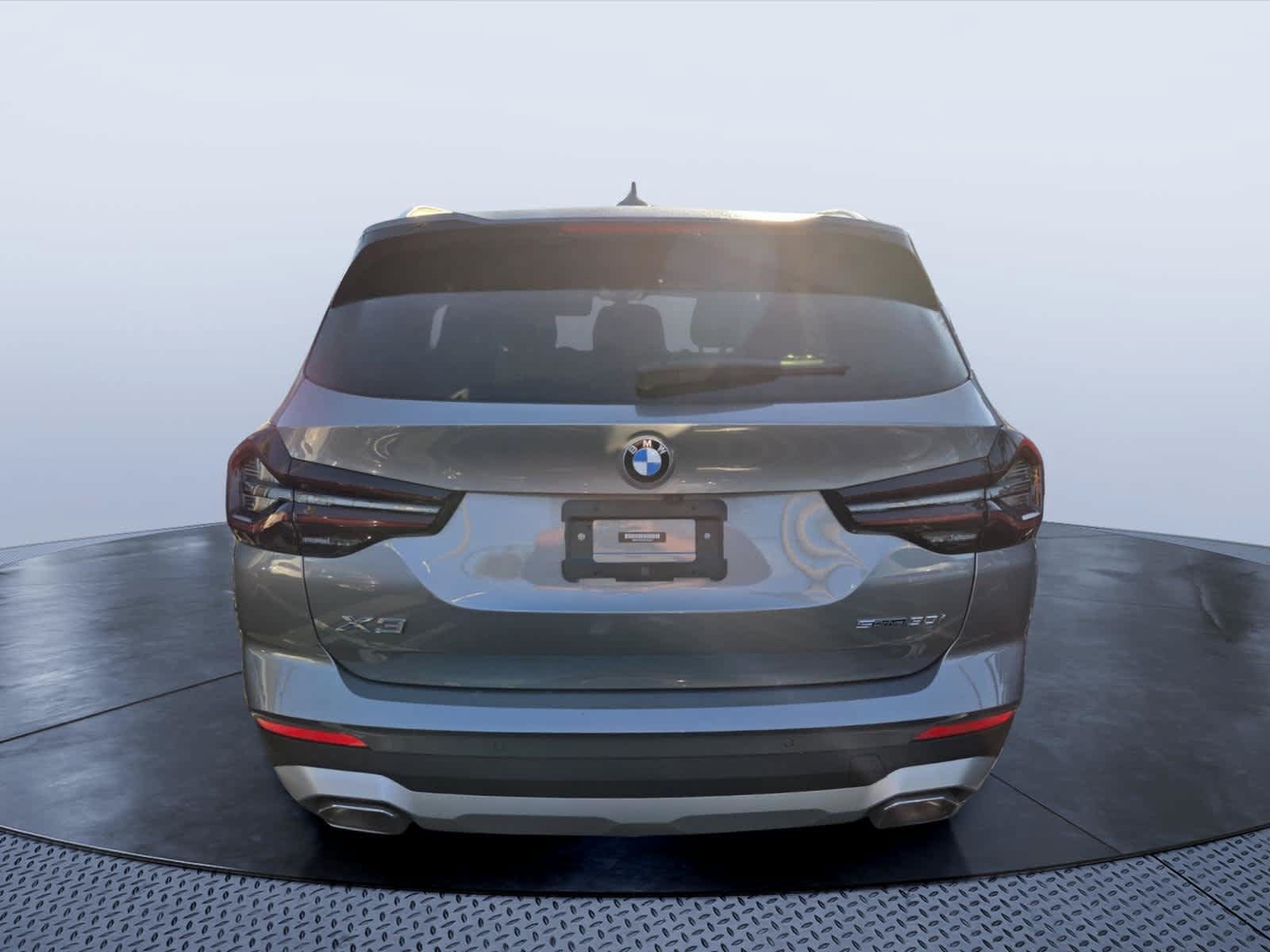 Used 2023 BMW X3 sDrive30i w/ Premium Package w/ZPA RWD image 3