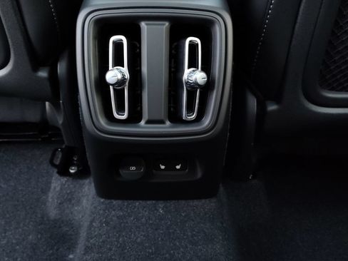 New 2026 Volvo XC40 B5 Plus w/ Protection Package Premier AWD/4WD image 25