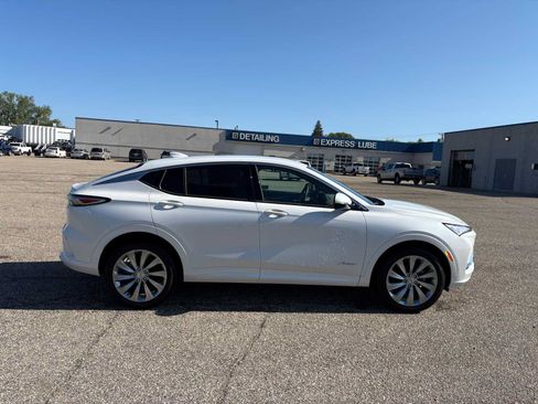 New 2025 Buick Envista Avenir FWD image 3