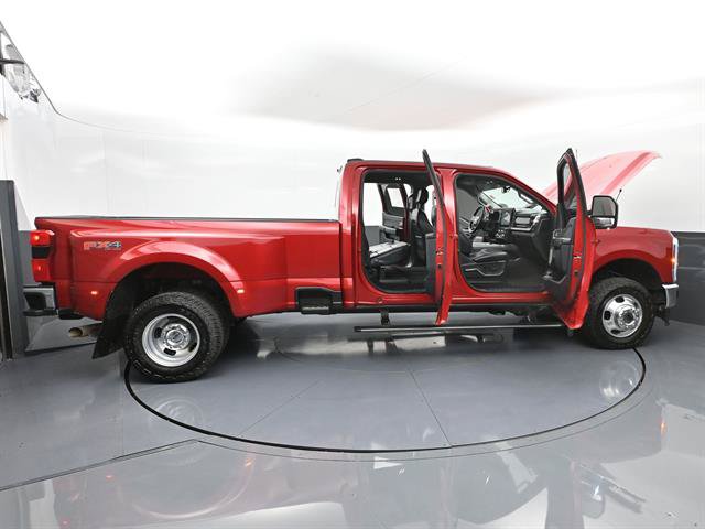 Used 2024 Ford F350 Lariat w/ Lariat Ultimate Package AWD/4WD image 59