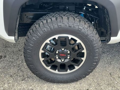New 2025 Toyota Tacoma TRD Off-Road image 19