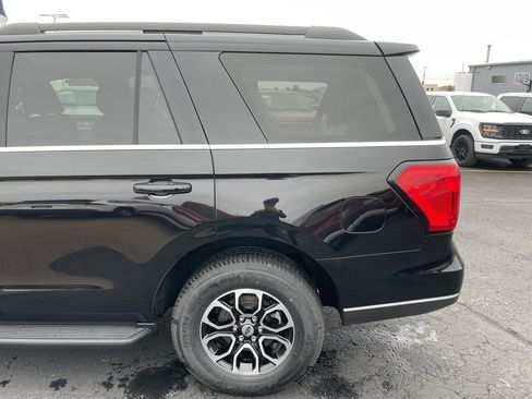 Used 2024 Ford Expedition XLT image 40