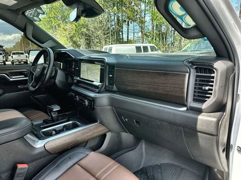 Certified 2025 Chevrolet Silverado 1500 High Country image 29