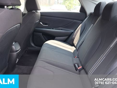 Used 2024 Hyundai Elantra SEL FWD image 17
