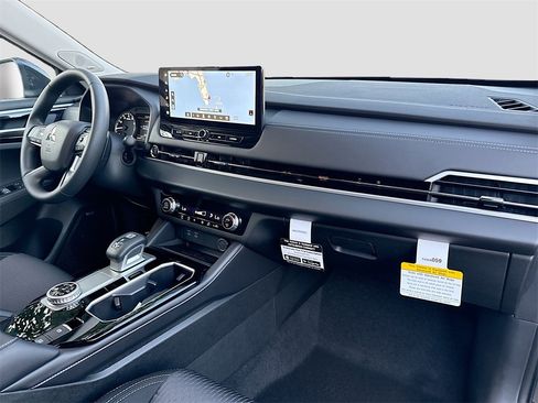 New 2026 Mitsubishi Outlander ES image 30