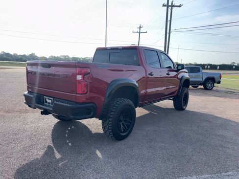 Used 2024 Chevrolet Silverado 1500 LT Trail Boss w/ Convenience Package II AWD/4WD image 6