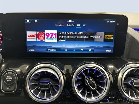 Used 2025 Mercedes-Benz GLA 250 4MATIC image 21