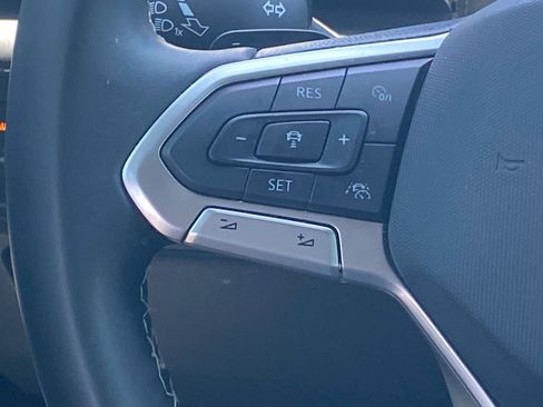 Certified 2024 Volkswagen Atlas Cross Sport SE AWD/4WD image 5
