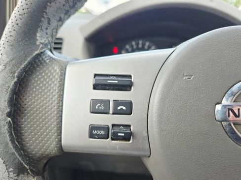 Used 2015 Nissan Frontier SV w/ SV Value Truck Package RWD image 17