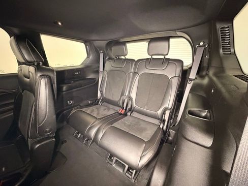 Used 2025 Jeep Grand Cherokee L Altitude RWD image 8
