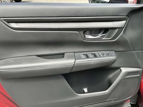 Used 2025 Honda CR-V LX image 15