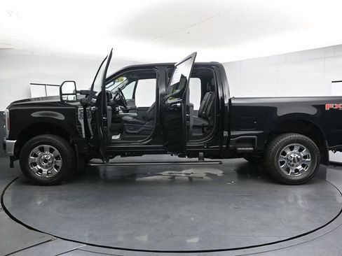 Certified 2025 Ford F350 Lariat w/ Lariat Ultimate Package AWD/4WD image 42