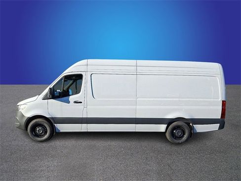 Used 2025 Mercedes-Benz Sprinter 2500 image 7