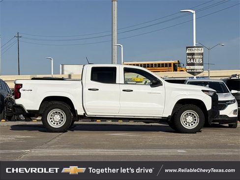 Used 2023 Chevrolet Colorado W/T image 5