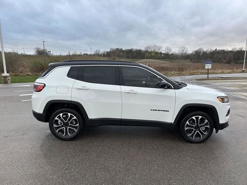 Used 2023 Jeep Compass Limited AWD/4WD image 10