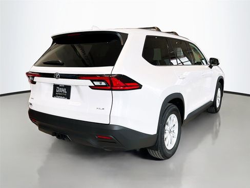 New 2026 Toyota Grand Highlander XLE image 7