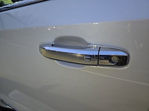 Used 2021 GMC Sierra 1500 SLT w/ SLT Premium Plus Package image 10