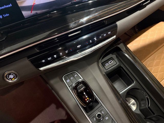 Used 2023 Cadillac Escalade ESV Sport w/ LPO, ONYX Package AWD/4WD image 15