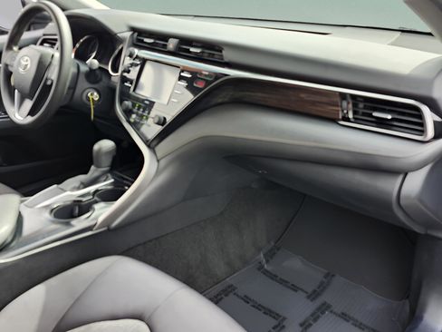 Used 2020 Toyota Camry LE image 16