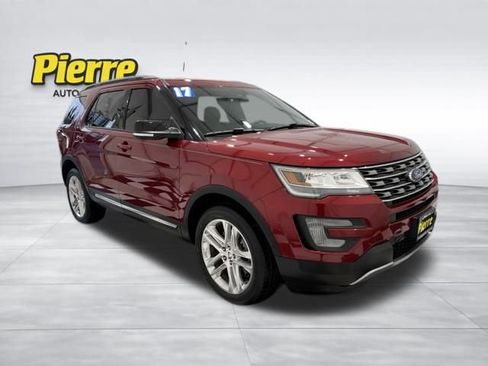 Used 2017 Ford Explorer XLT w/ Equipment Group 202A image 8