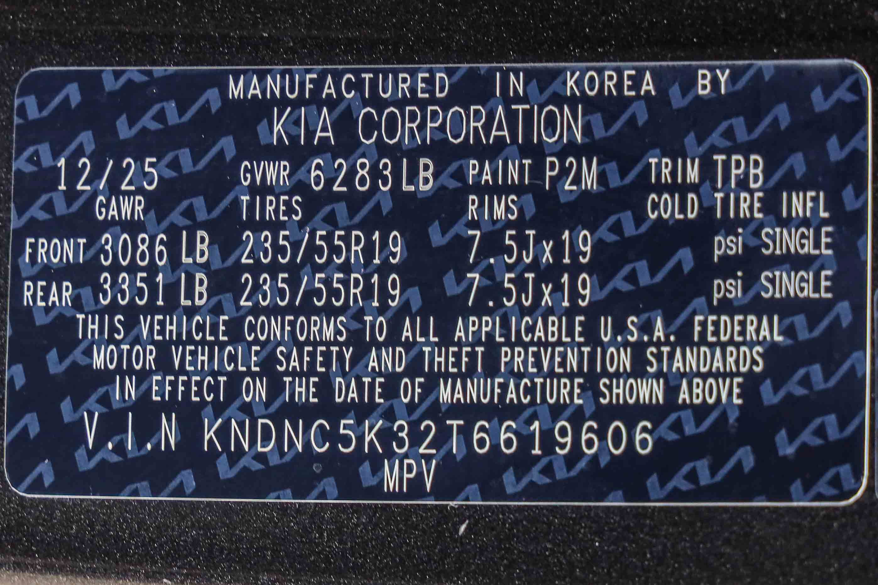 Used 2026 Kia Carnival EX FWD image 30
