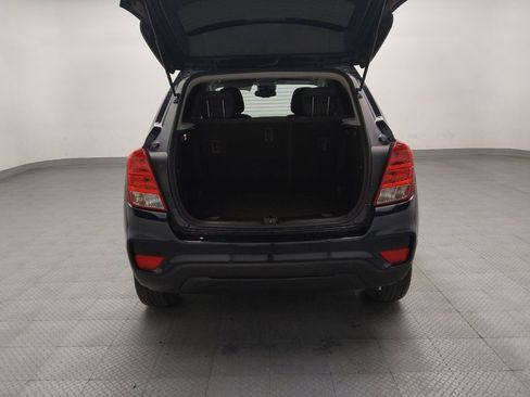 Used 2022 Chevrolet Trax LS w/ Tint and Cruise Package AWD/4WD image 29