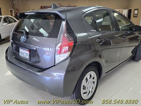 Used 2016 Toyota Prius C Two FWD image 4