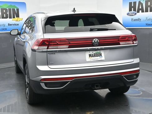 Used 2024 Volkswagen Atlas Cross Sport SE FWD image 4