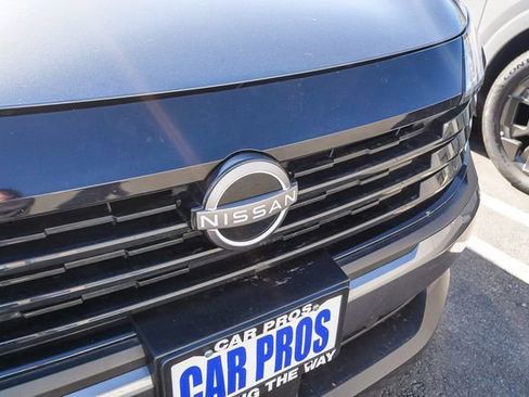 Used 2025 Nissan Kicks SV image 4