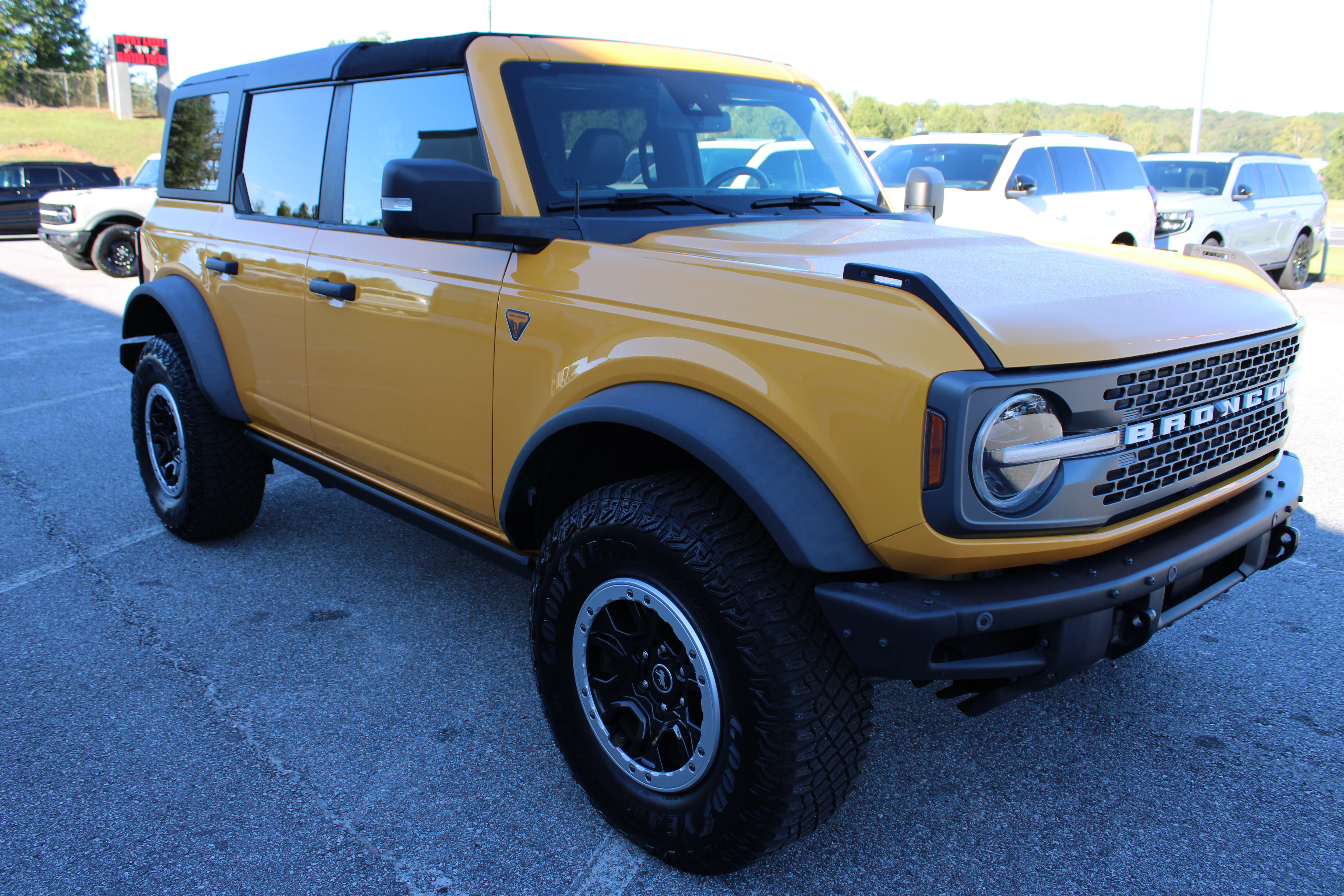 Used 2022 Ford Bronco Badlands AWD/4WD image 4
