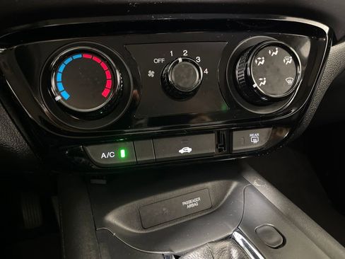 Used 2016 Honda HR-V LX image 30