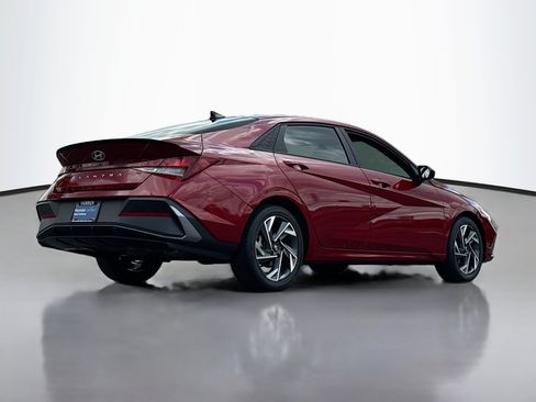 Certified 2025 Hyundai Elantra Sport FWD image 2