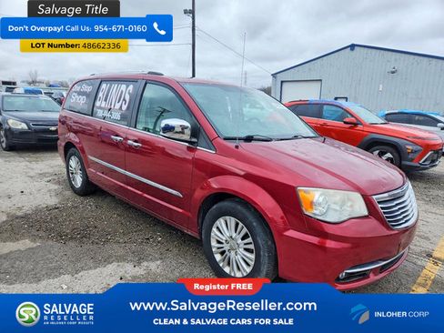 Used 2012 Chrysler Town & Country Limited w/ Luxury Group image 5