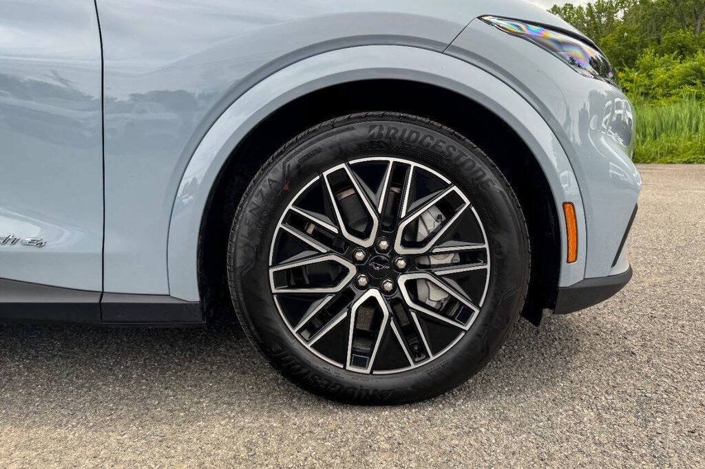 Used 2025 Ford Mustang Mach-E Premium AWD/4WD image 9