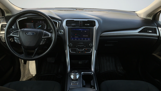 Used 2020 Ford Fusion SE FWD image 10