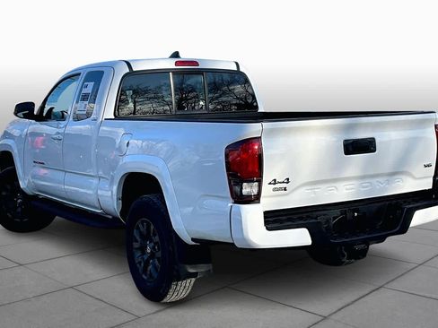 Certified 2022 Toyota Tacoma SR5 image 12