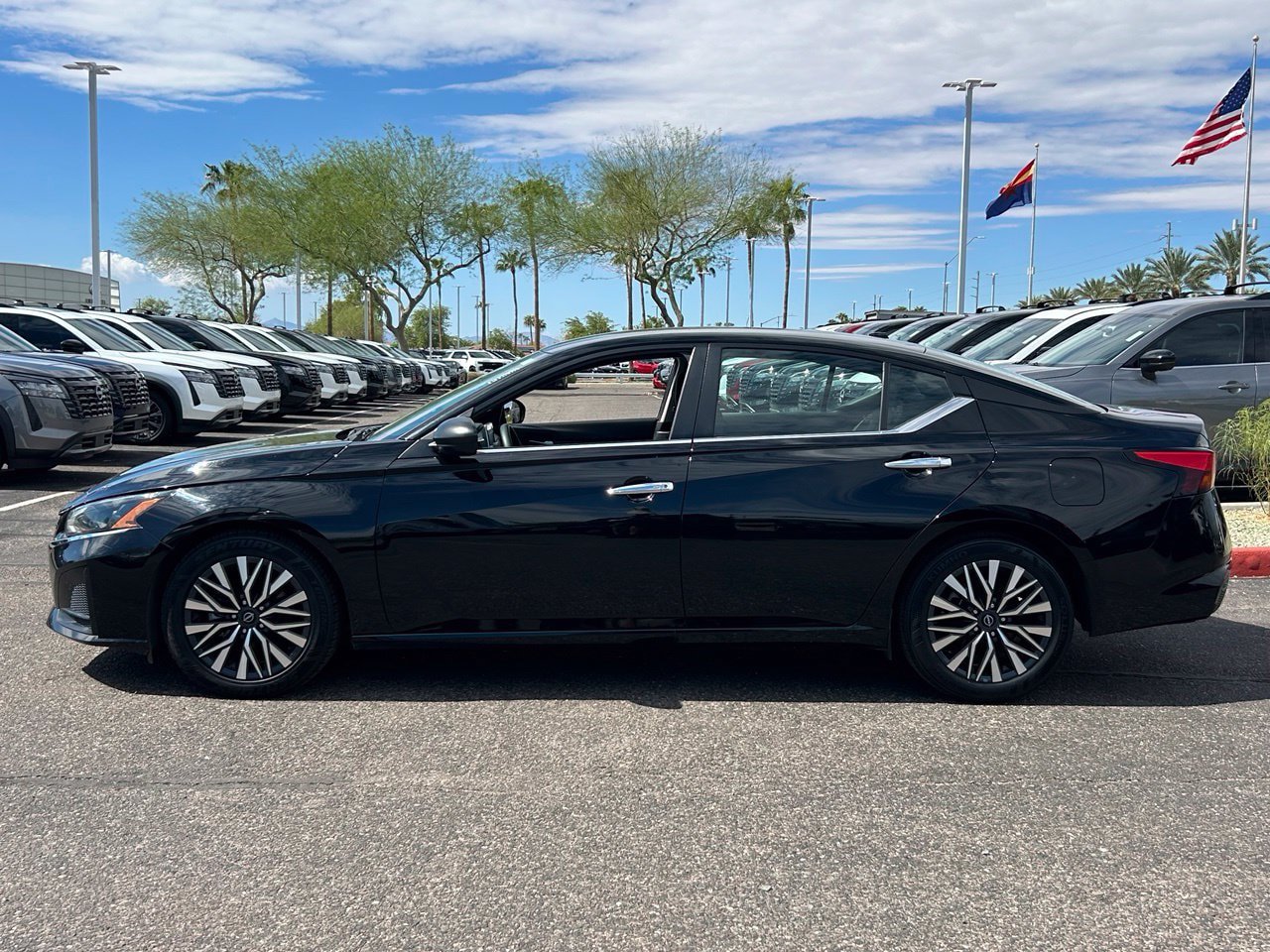 Certified 2024 Nissan Altima 2.5 SV FWD image 3