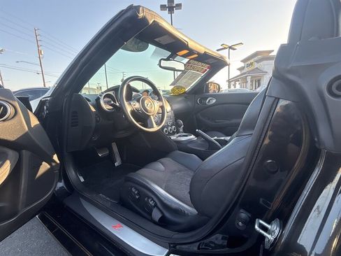 Used 2012 Nissan 370Z Touring w/ Sport Pkg image 18