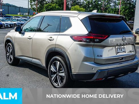 Used 2024 Nissan Rogue SL AWD/4WD image 5