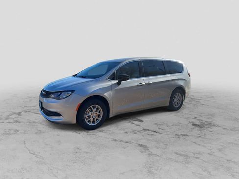 New 2026 Chrysler Voyager LX image 4