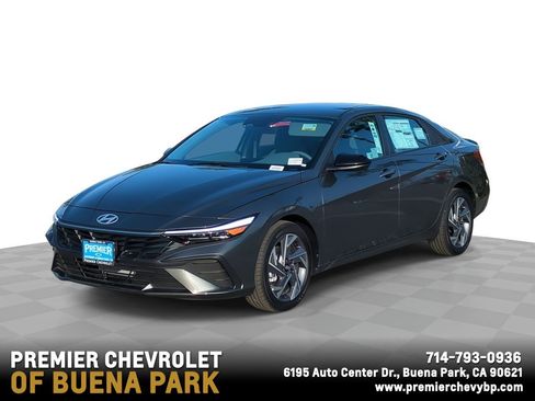 Used 2025 Hyundai Elantra Sport image 1