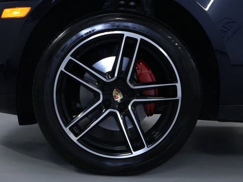 Used 2019 Porsche Macan AWD/4WD image 39