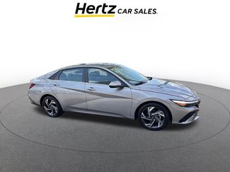Used 2025 Hyundai Elantra SEL video 1