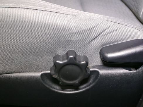 Used 2017 Toyota Tacoma SR5 image 37