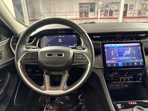 Used 2021 Jeep Grand Cherokee L Limited image 16