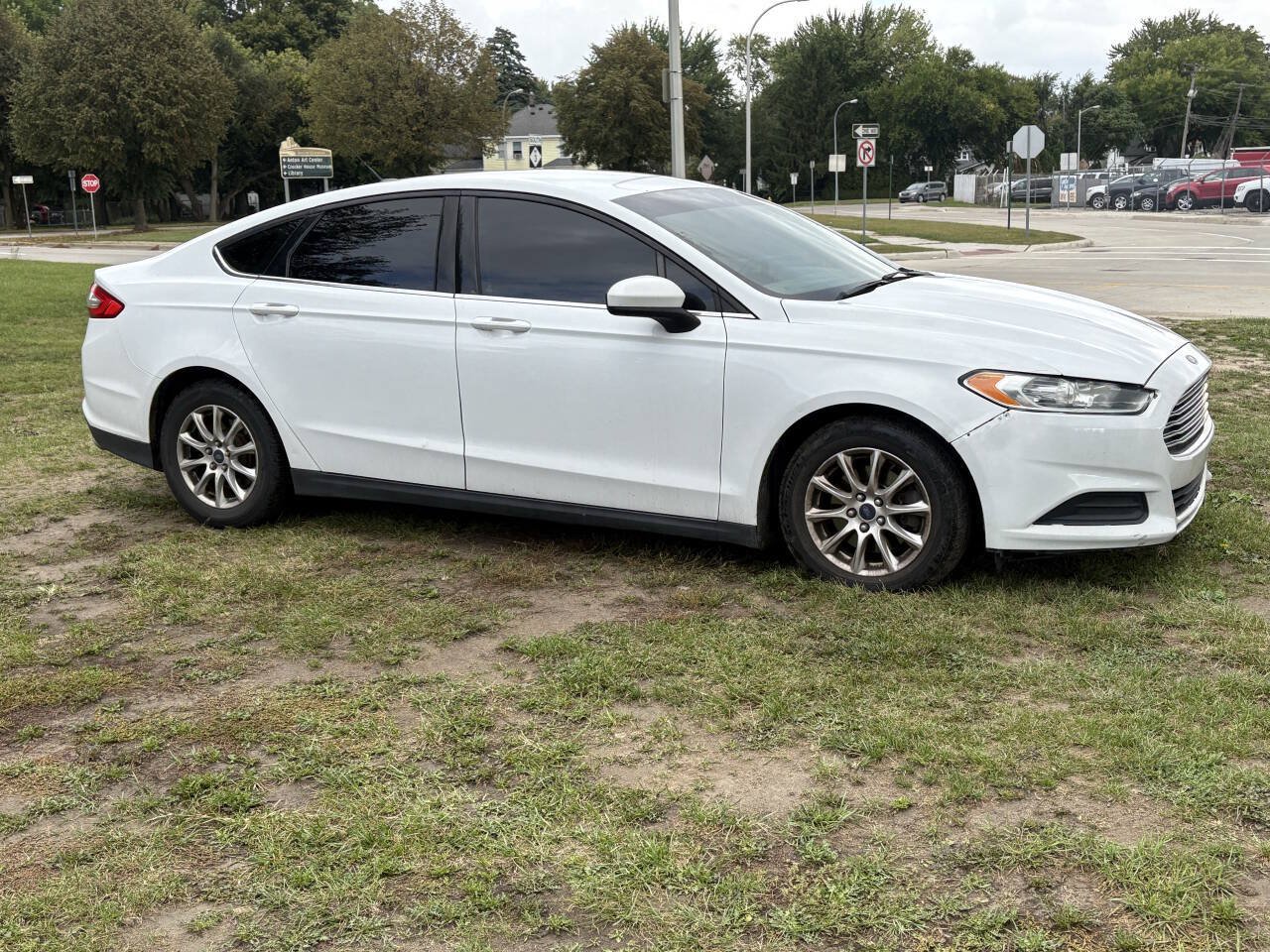 Used 2015 Ford Fusion S FWD image 7